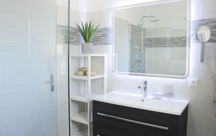 Maison VALLON-PONT-D'ARC (07150)  126 m2 525 000 € 