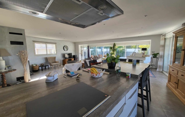 Villa MONTAGNAC (34530)  135 m2 495 000 € 