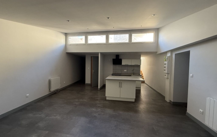 4 Pièces MEZE (34140)  70 m2 935 € 