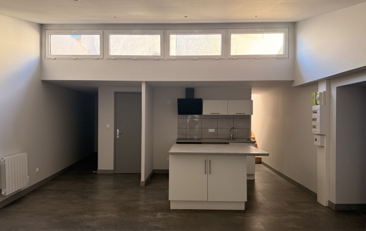 4 Pièces MEZE (34140)  75 m2 850 € 