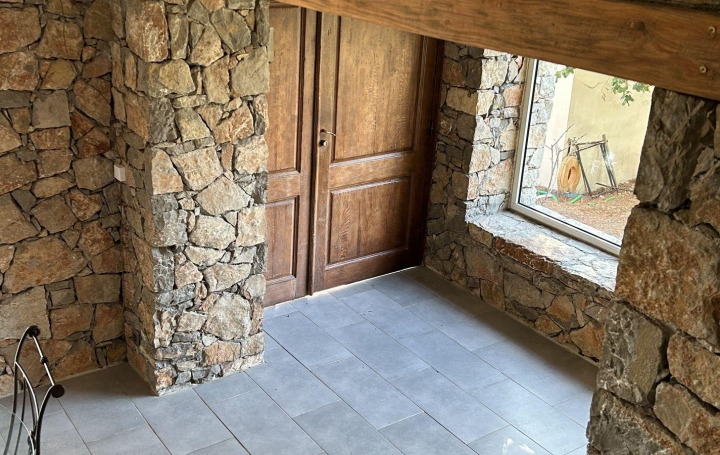 Propriété VILLEVEYRAC (34560)  230 m2 552 000 € 