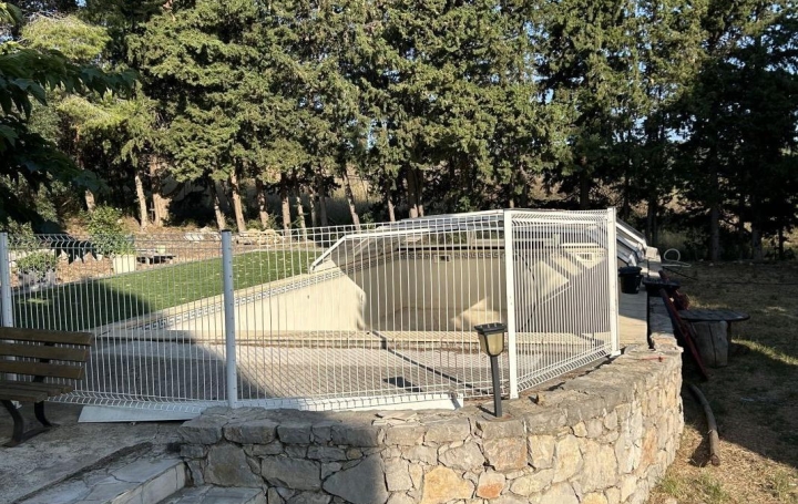 Propriété VILLEVEYRAC (34560)  230 m2 552 000 € 