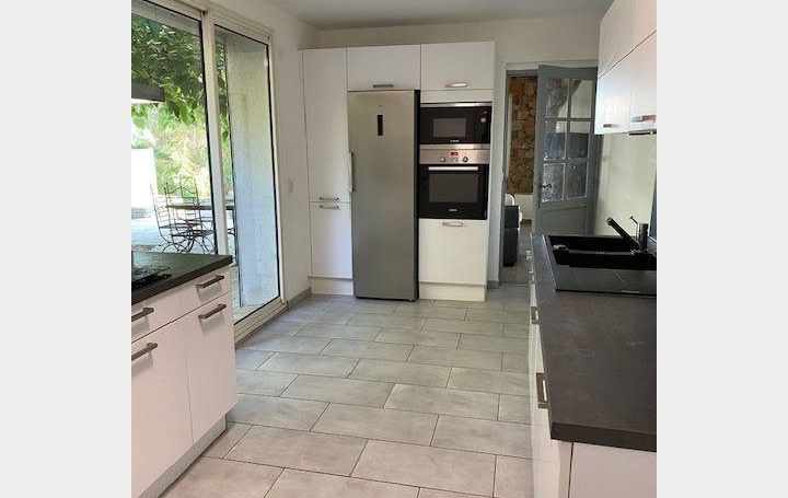 Propriété VILLEVEYRAC (34560)  230 m2 552 000 € 