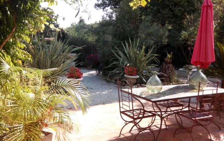 Villa MONTBAZIN (34560)  130 m2 450 000 € 