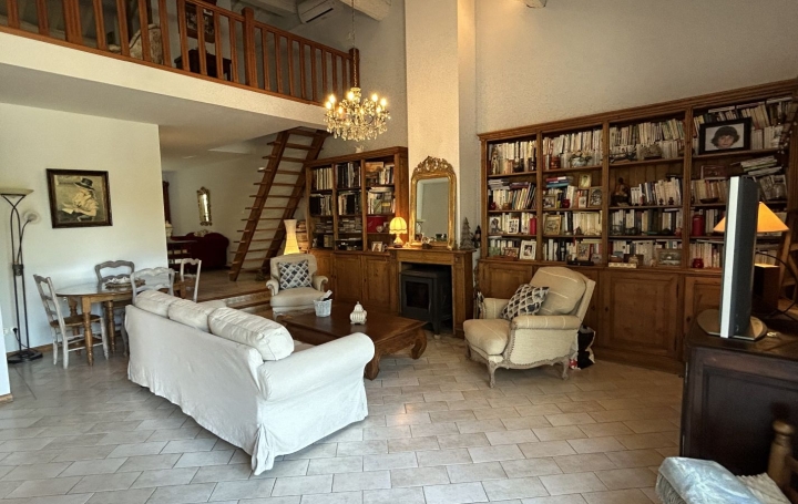 Villa MONTBAZIN (34560)  130 m2 450 000 € 