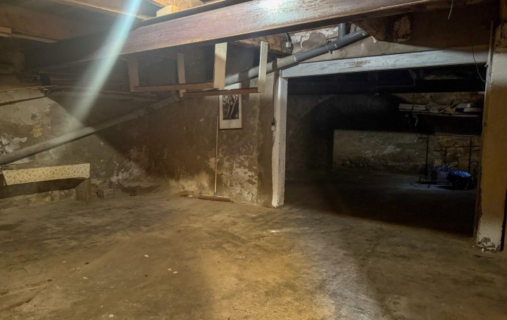 Maison de ville MEZE (34140)  135 m2 299 000 € 