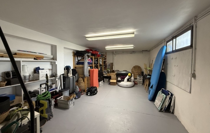 Villa MEZE (34140)  86 m2 449 000 € 