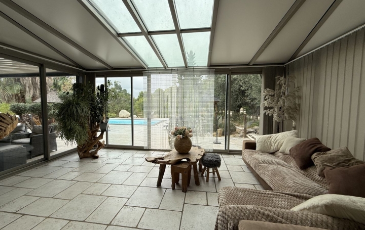 Maison MEZE (34140)  165 m2 1 236 000 € 