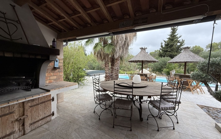 Maison MEZE (34140)  165 m2 1 236 000 € 