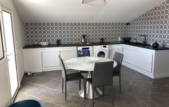 Propriété NARBONNE (11100)  275 m2 888 000 € 