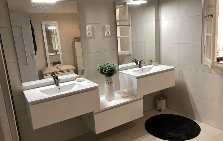 Propriété NARBONNE (11100)  275 m2 888 000 € 