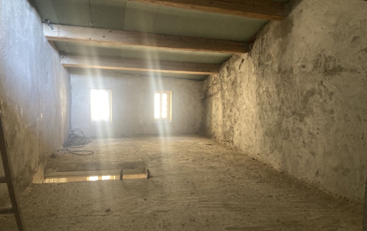 Maison de village BAGES (11100)  176 m2 233 200 € 