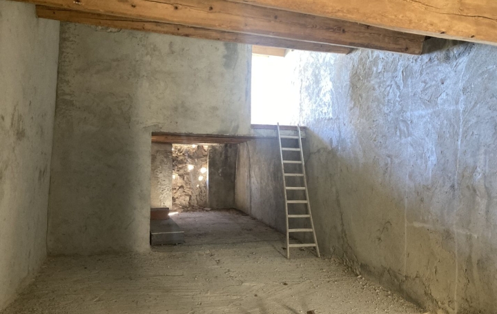 Maison de village BAGES (11100)  176 m2 233 200 € 