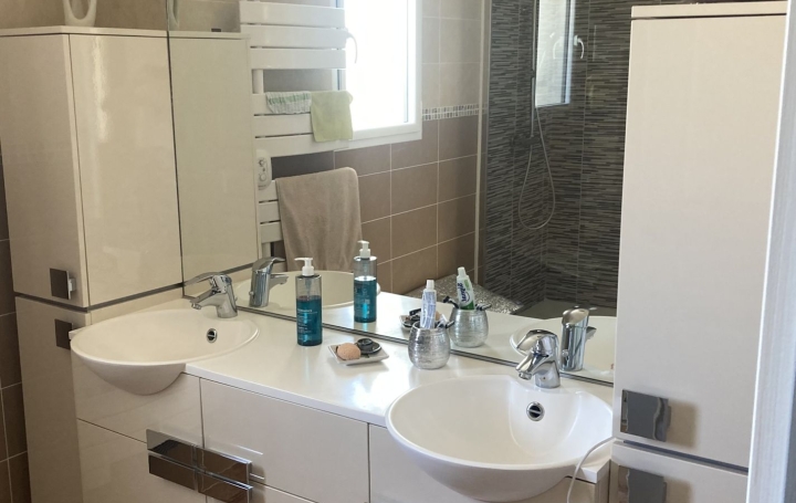 Villa NARBONNE (11100)  170 m2 480 000 € 