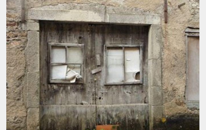 Maison MURAT-SUR-VEBRE (81320)  300 m2 16 200 € 