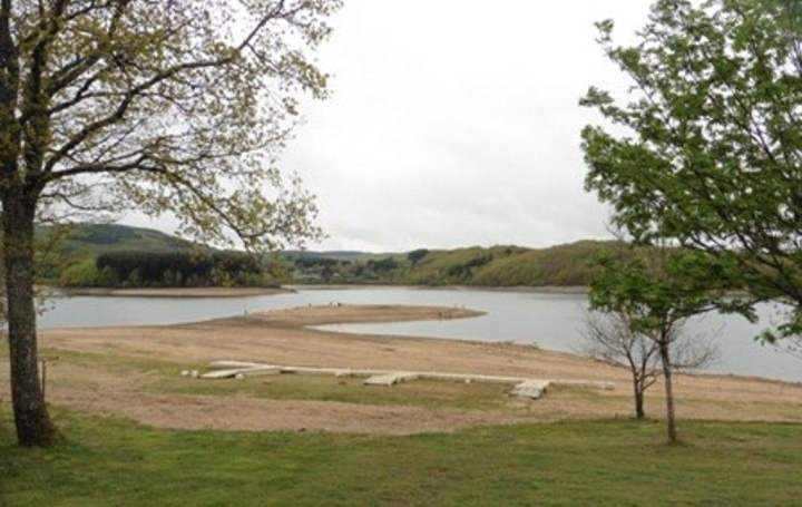 Maison MURAT-SUR-VEBRE (81320)  300 m2 16 200 € 