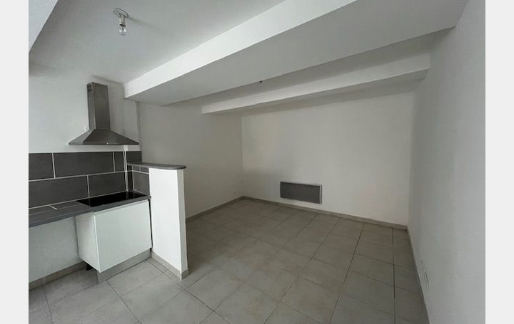 Maison de village MARSEILLAN (34340)  63 m2 613 € 