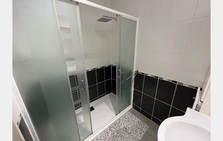 3 Pièces MARSEILLAN (34340)  58 m2 770 € 