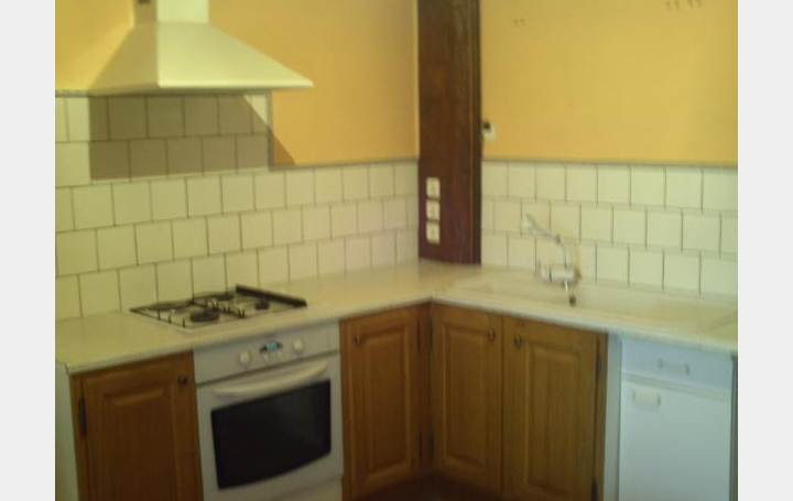 Réseau Immo-diffusion : Maison de village  ORSAN  90 m2 670 € 