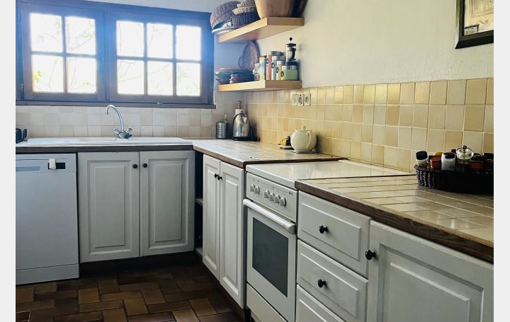 Maison GOUDARGUES (30630)  180 m2 392 000 € 