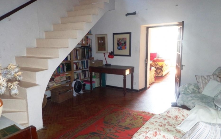 Maison GOUDARGUES (30630)  180 m2 392 000 € 