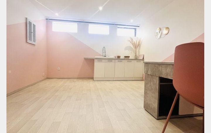 Local commercial BAGNOLS-SUR-CEZE (30200)  209 m2 289 000 € 