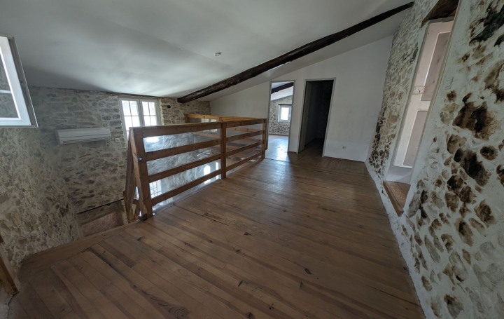 Immeuble BAGNOLS-SUR-CEZE (30200)  241 m2 227 999 € 