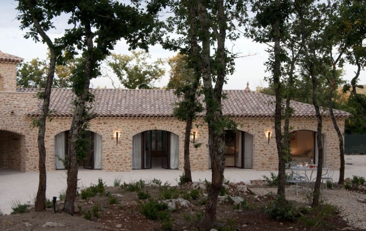 Villa VALLON-PONT-D'ARC (07150)  425 m2 884 000 € 