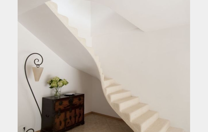 Villa VALLON-PONT-D'ARC (07150)  425 m2 884 000 € 