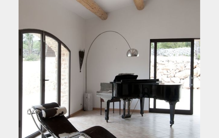 Villa VALLON-PONT-D'ARC (07150)  425 m2 884 000 € 