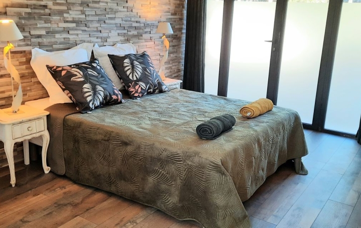 Villa VALLON-PONT-D'ARC (07150)  425 m2 884 000 € 