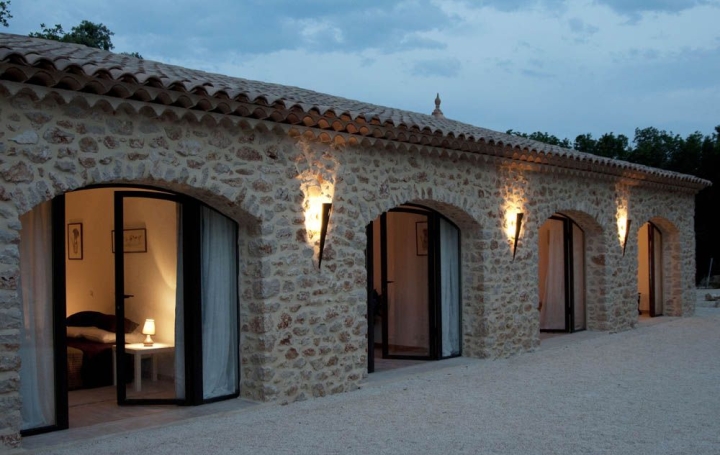 Villa VALLON-PONT-D'ARC (07150)  425 m2 884 000 € 