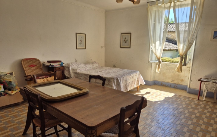 Maison GOUDARGUES (30630)  208 m2 200 000 € 