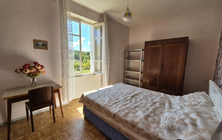 Maison GOUDARGUES (30630)  208 m2 200 000 € 