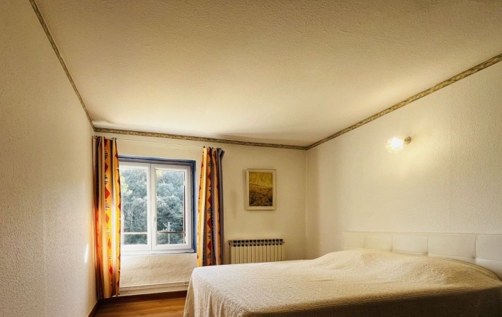 Maison GOUDARGUES (30630)  100 m2 250 000 € 