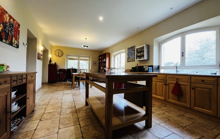 Propriété GOUDARGUES (30630)  188 m2 625 000 € 