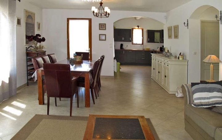 Maison GOUDARGUES (30630)  100 m2 359 000 € 