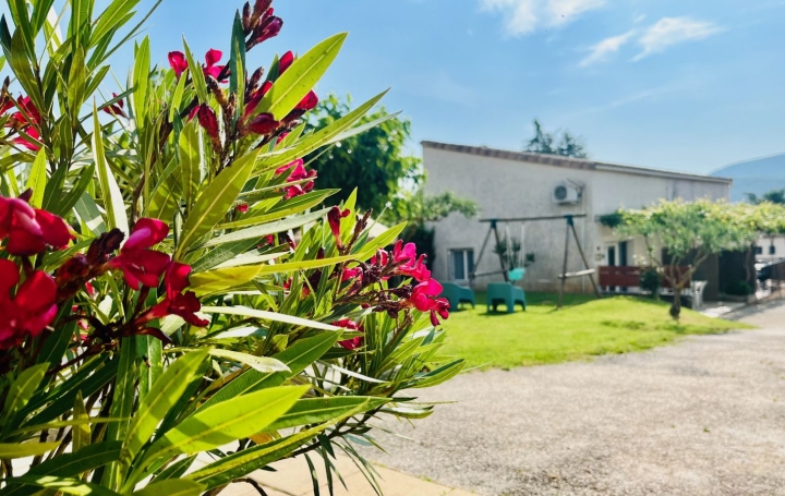 Propriété VALLON-PONT-D'ARC (07150)  719 m2 1 040 000 € 