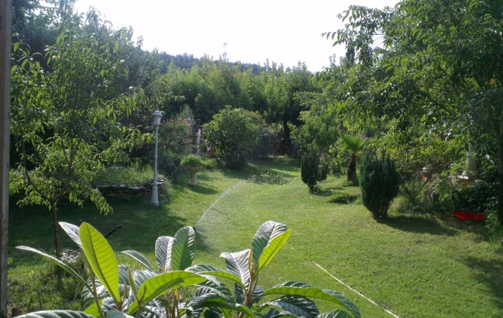 Maison TRESQUES (30330)  240 m2 609 000 € 