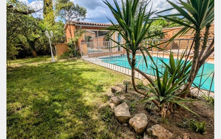 Maison TRESQUES (30330)  240 m2 609 000 € 