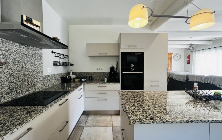 Villa GOUDARGUES (30630)  144 m2 385 000 € 