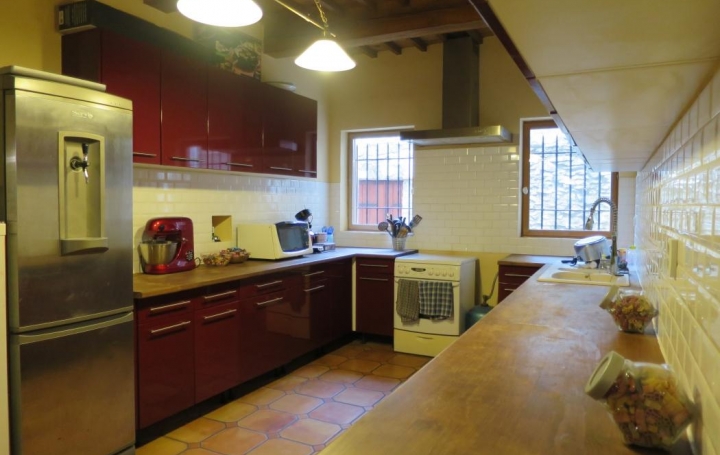 Réseau Immo-diffusion : Maison  LIRAC  211 m2 261 000 € 