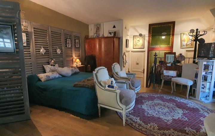 Maison de village SAINT-QUENTIN-LA-POTERIE (30700)  230 m2 870 000 € 