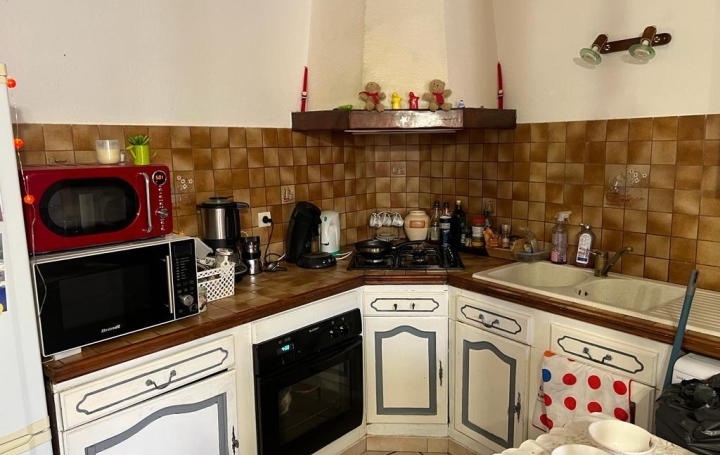 Immeuble MEZE (34140)  79 m2 192 000 € 