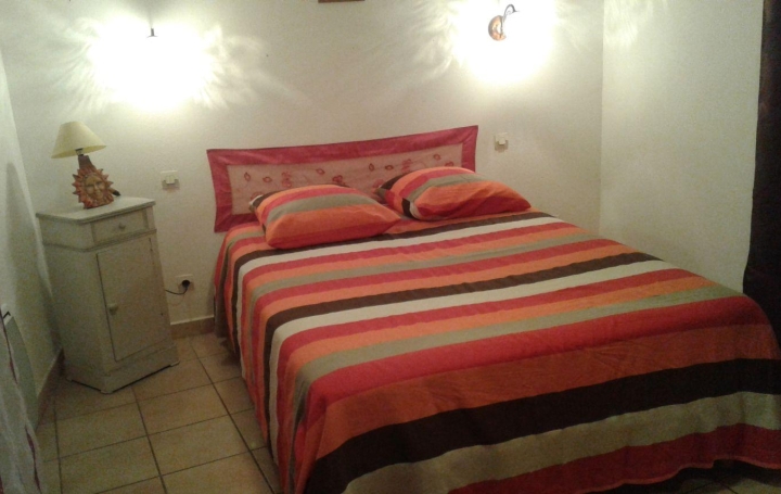 Immeuble MEZE (34140)  79 m2 192 000 € 