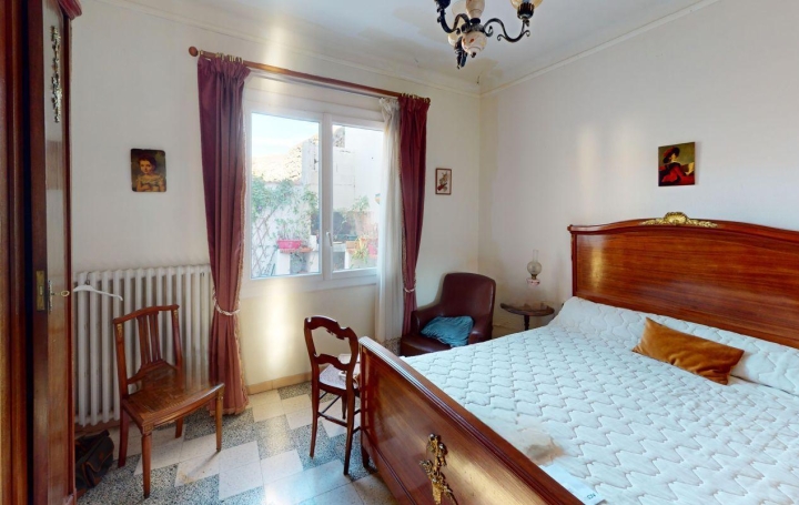 Maison de ville MEZE (34140)  153 m2 420 000 € 