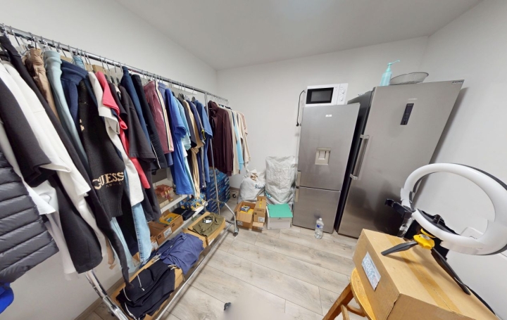 Local commercial FRONTIGNAN (34110)  97 m2 70 000 € 