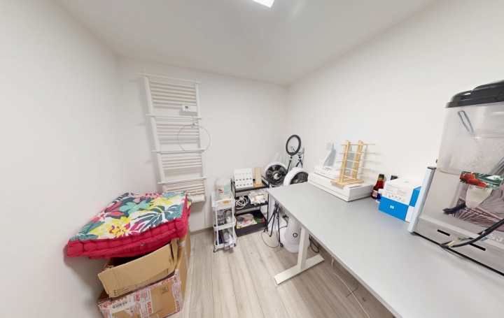 Local commercial FRONTIGNAN (34110)  97 m2 70 000 € 