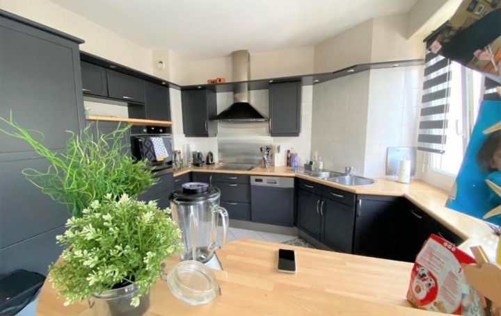 autre CHOLET (49300)  122 m2 1 090 € 