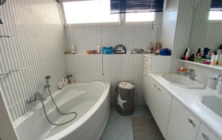 autre CHOLET (49300)  122 m2 1 090 € 